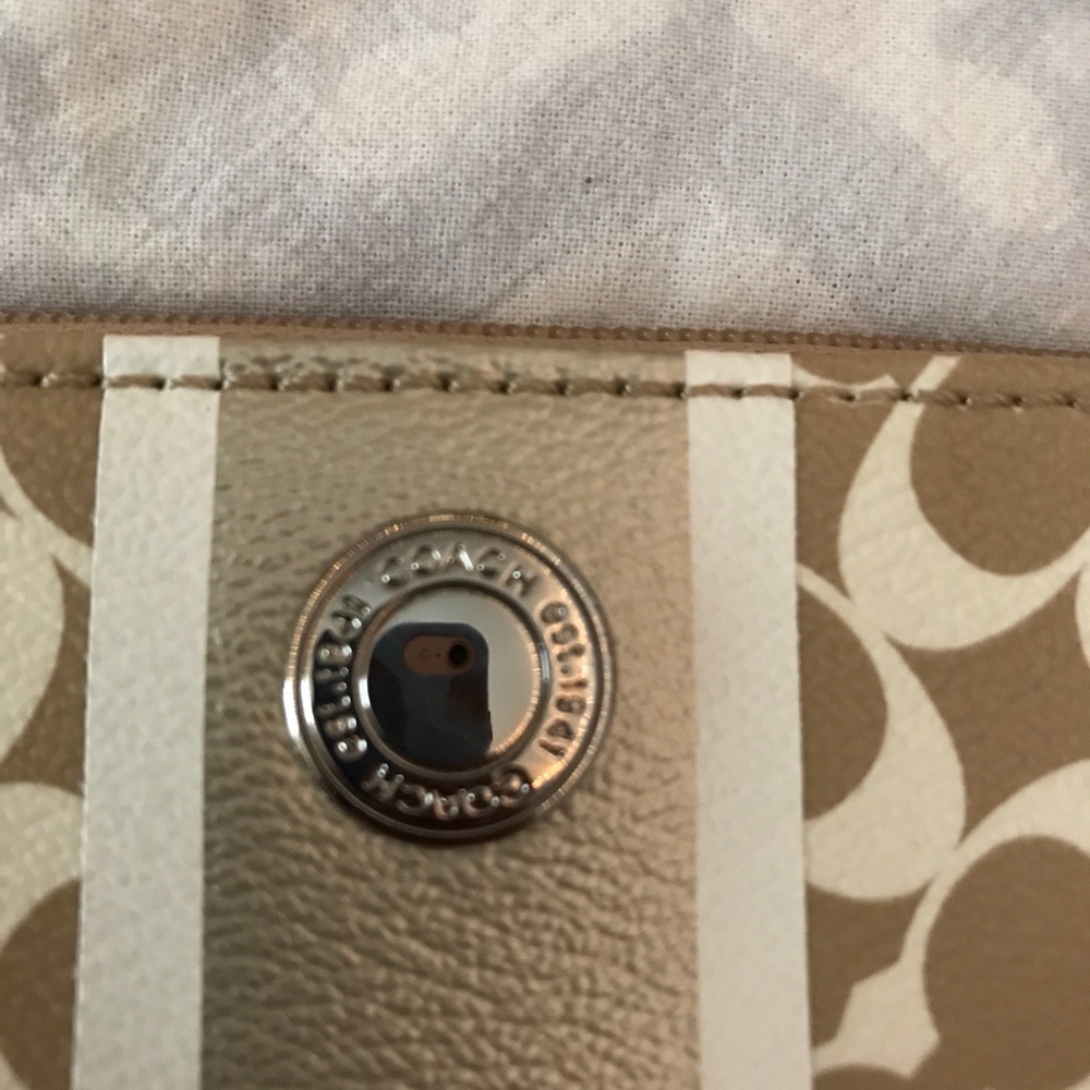 Coach Wristlet - Picture 3 of 6